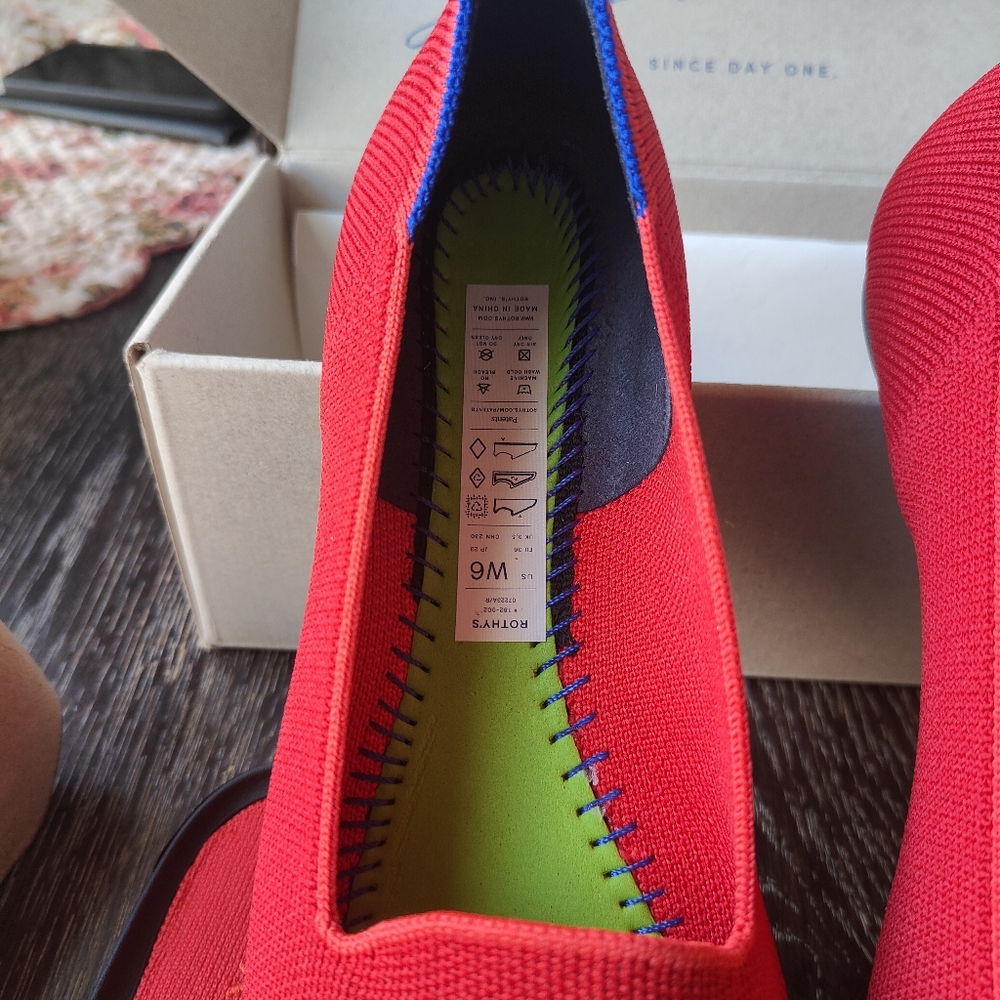 Rothy’s BOMBSHELL RED the lounge Loafer - Picture 4 of 5